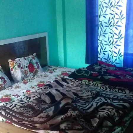 Spot On Sharma'S Kitchen & Home Stay Bajaura Dış mekan fotoğraf
