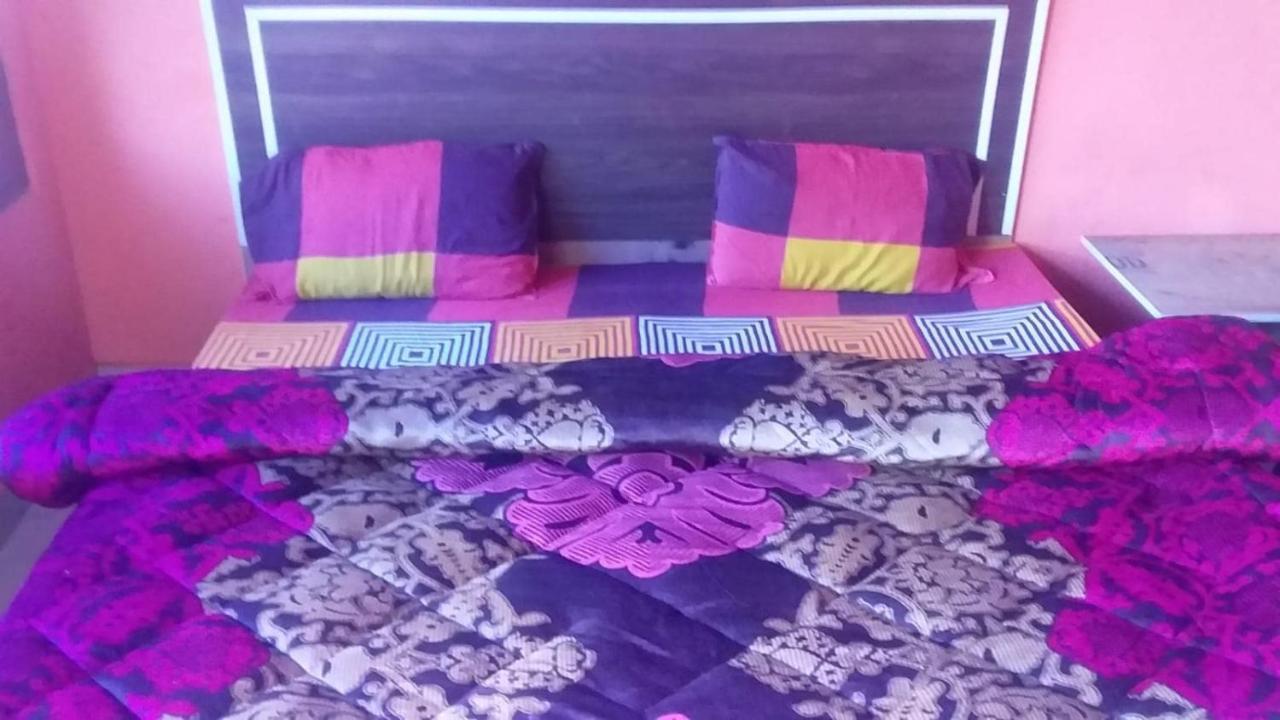 Spot On Sharma'S Kitchen & Home Stay Bajaura Dış mekan fotoğraf