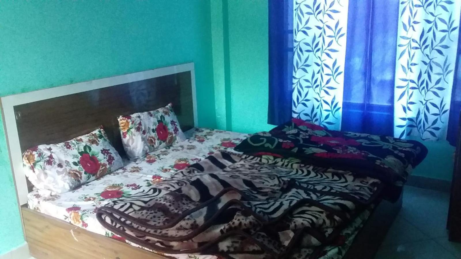 Spot On Sharma'S Kitchen & Home Stay Bajaura Dış mekan fotoğraf